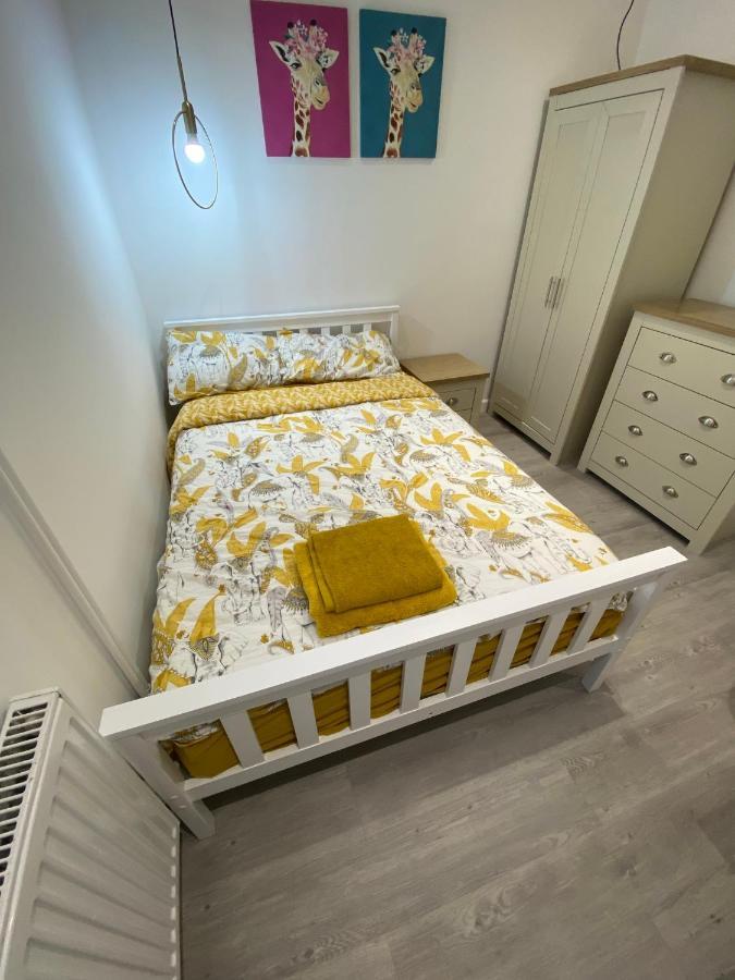 Walter Road - 4 Bedrooms * Swansea