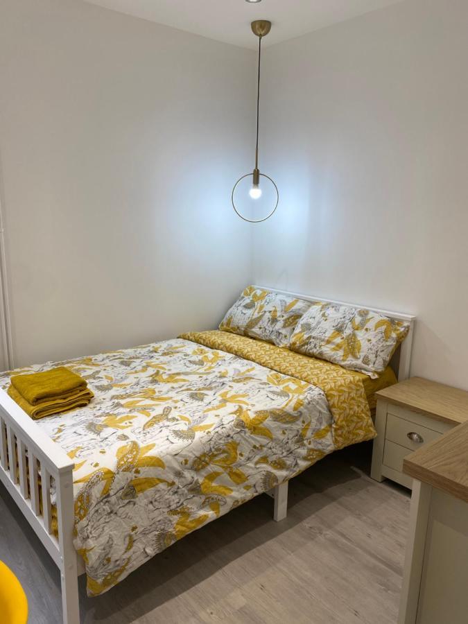 Walter Road - 4 Bedrooms *