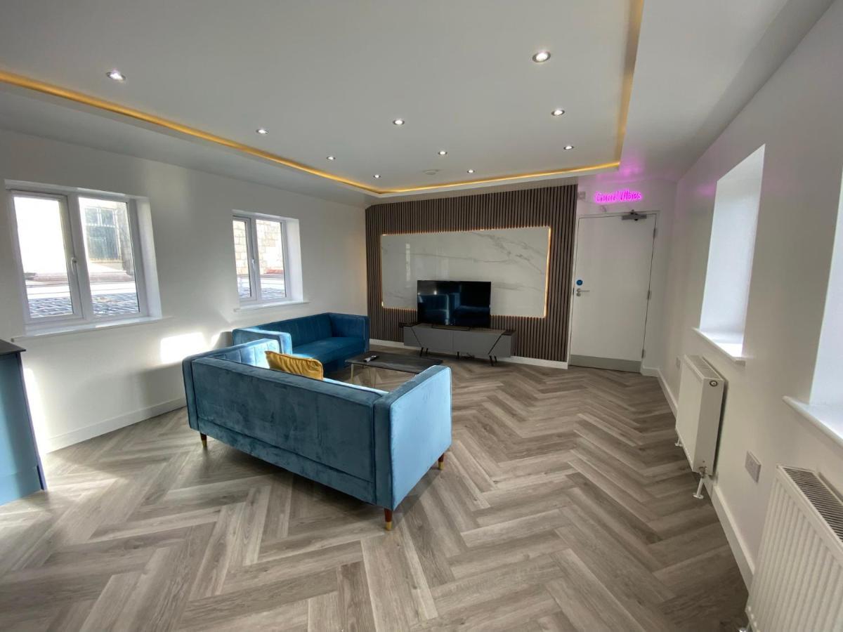 Walter Road - 4 Bedrooms *