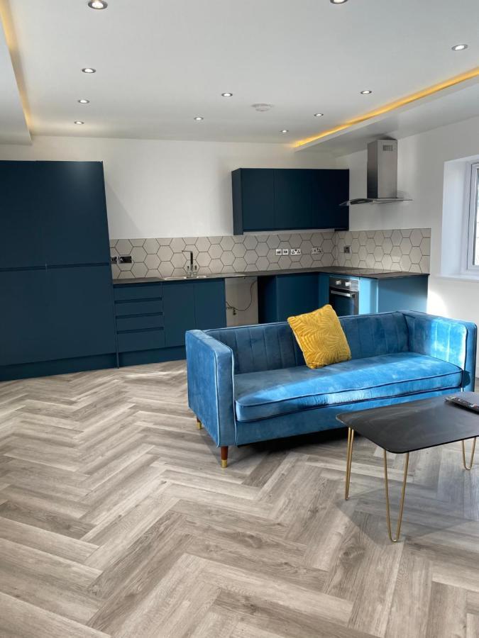 Walter Road - 4 Bedrooms *