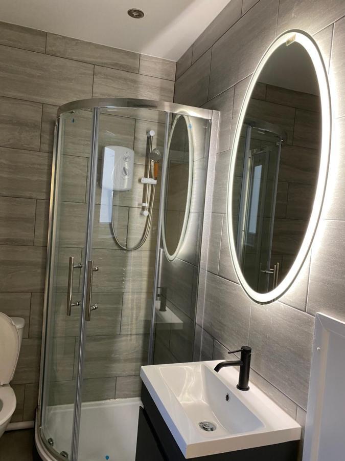 Holiday home Walter Road - 4 Bedrooms *