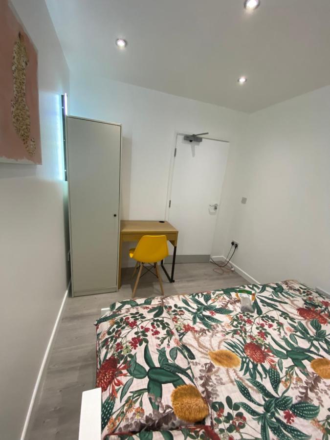 Holiday home Walter Road - 4 Bedrooms Swansea