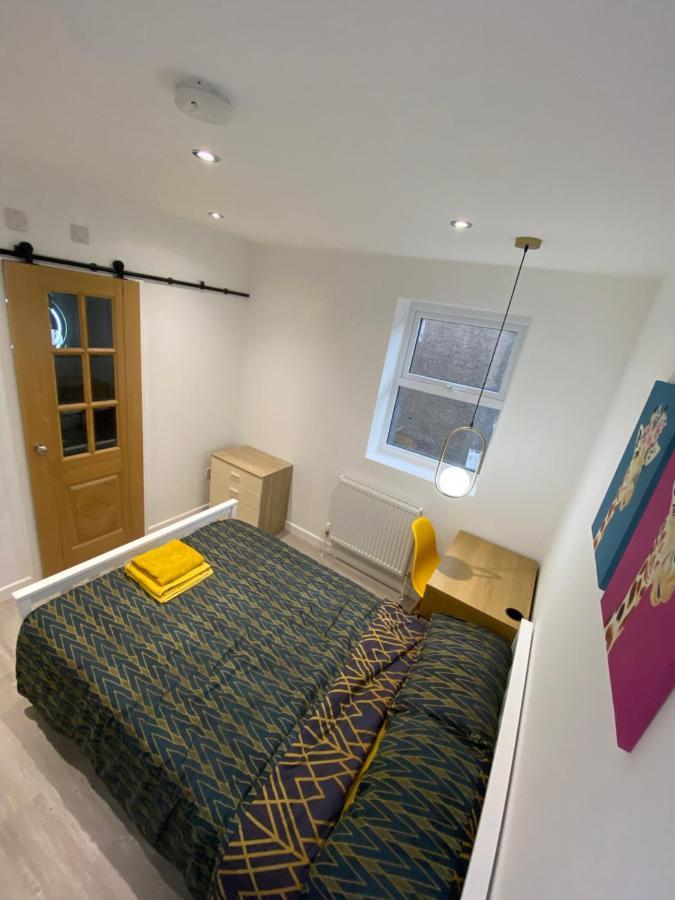 Walter Road - 4 Bedrooms * Swansea